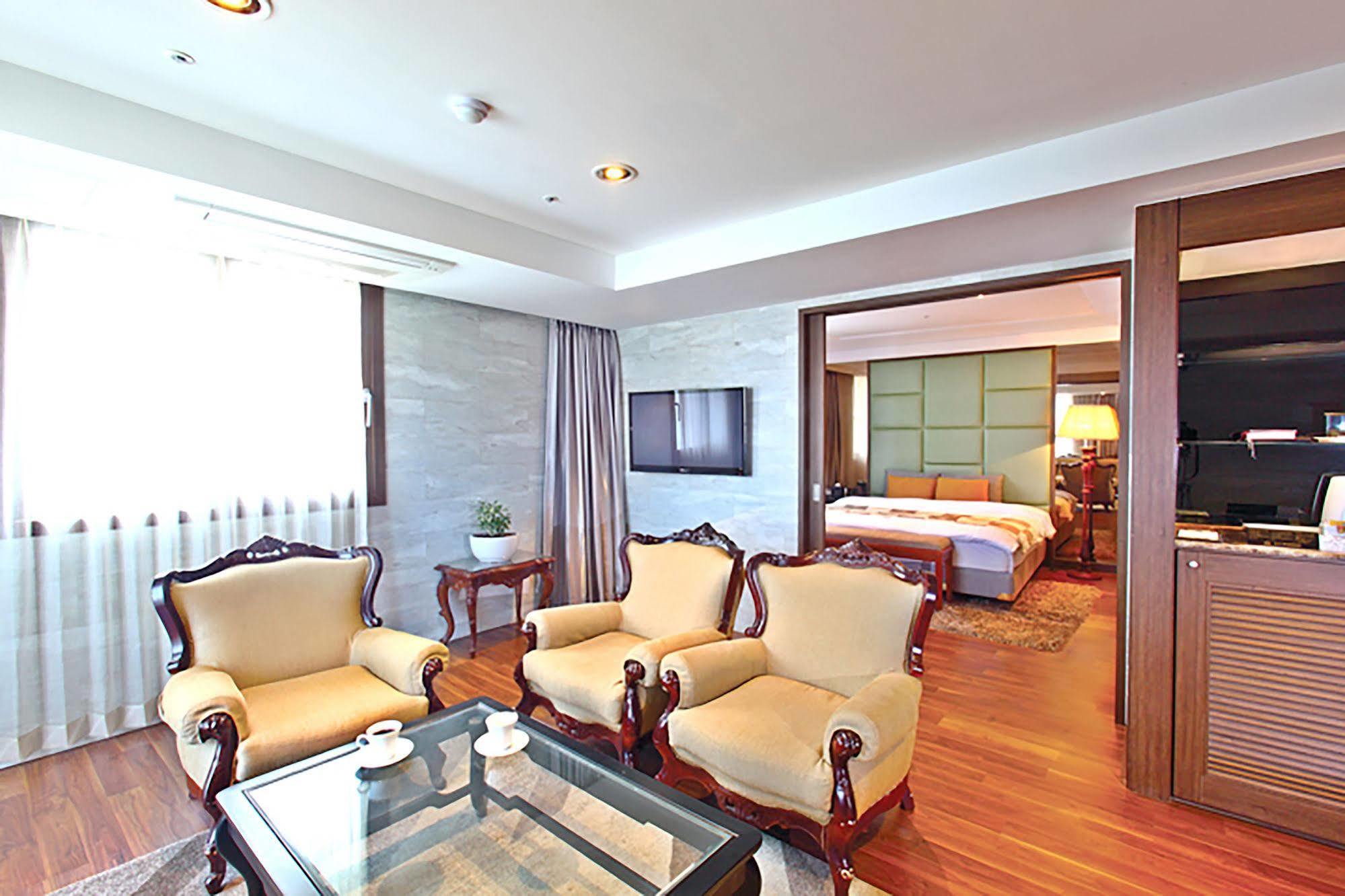 Hotel International Changwon Exterior foto